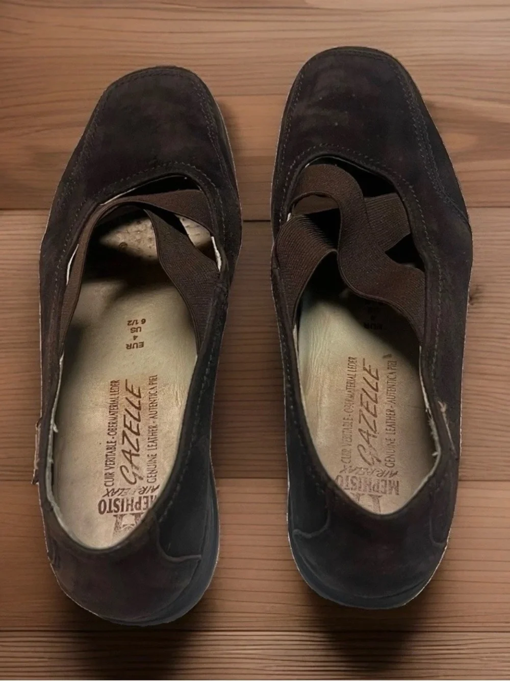 Mephisto Mary Jane Gazelle Air Relax Low Wedge Dark Brown Suede 6.5 Barely Worn